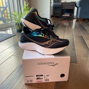 Women’s Saucony Endorphin Pro 3